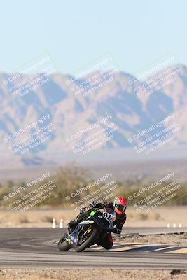 media/Dec-07-2025-CVMA (Sun) [[3e7d2de5dc]]/Race 16-Formula Middleweight/